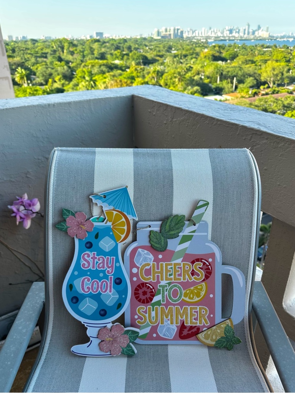 🍹 Summer Cocktail Drink Wall Decor Set of 2 Hanging Signs NWT Cheers 🍹 - Picture 2 of 5